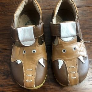 Livie and Luca HTF Brown Elephant Shoes size 10